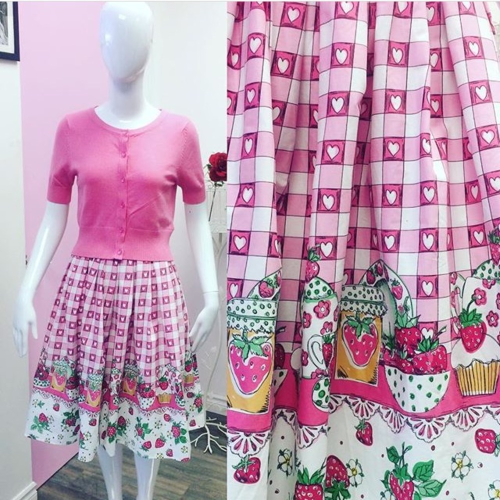πKawaii vintage hell bunny strawberry skirt π - Picture 2 of 9